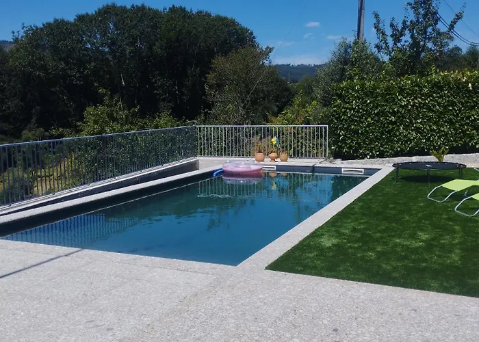 Casa Andorinhas * 포보아데란호소